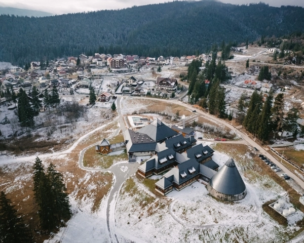Excursie la Borsec • Castelul Lazar •  Muntele Ceahlău • Cheile Bicazului